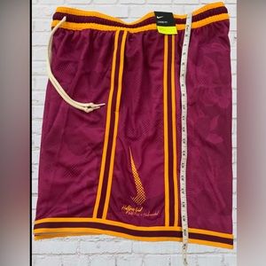 #9 NWT NIKE DNA+ Men Basketball Shot. Color: BURGUNDY /GOLD